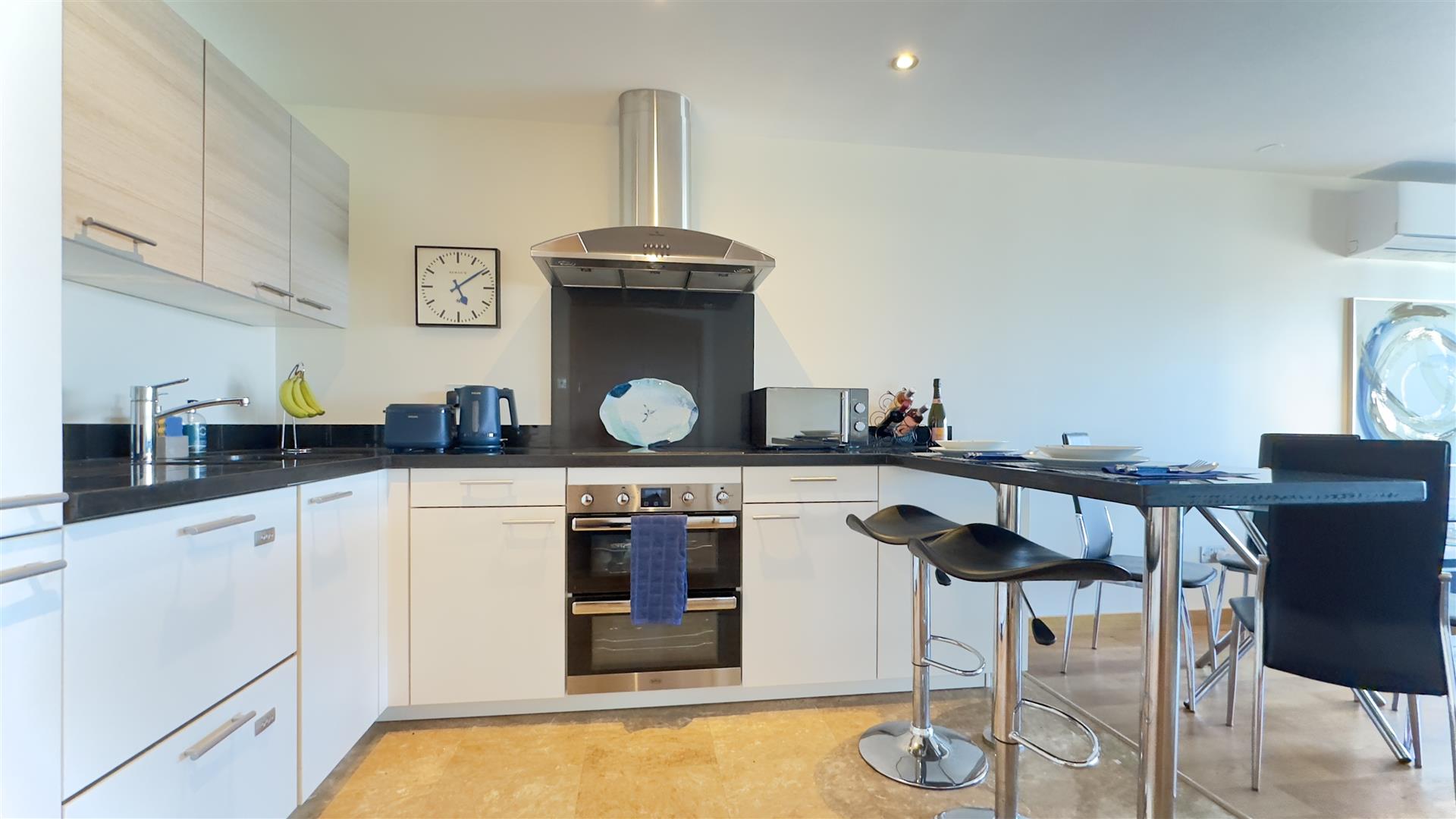 Image of Apartment - 2 Bedrooms - 2 Bathrooms for Rental in Grand Ocean Plaza-Gibraltar, Image 4